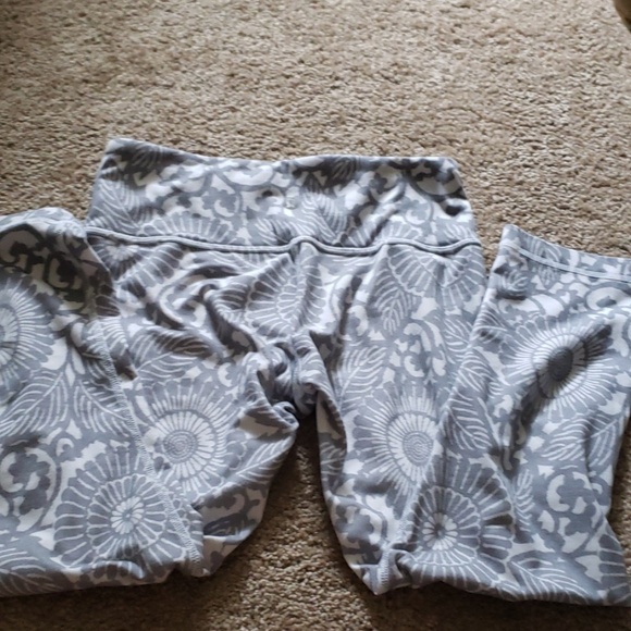 Lululemon leggings - Picture 3 of 6